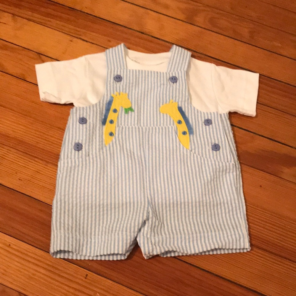 NWT Giraffe Appliquéd Overalls & T-Shirt